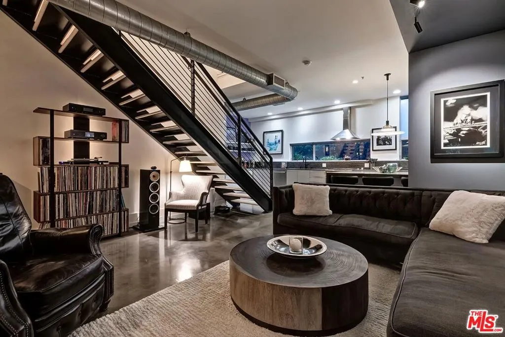 1137 Hacienda Place 104, West Hollywood, California 90069 home-pic-0